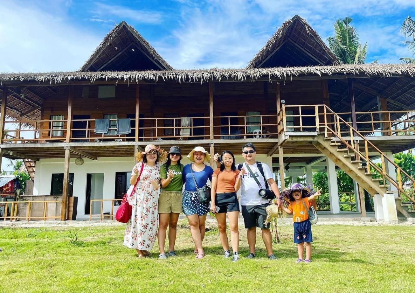 Siargao Sunflower Suites General Luna  Exteriör bild