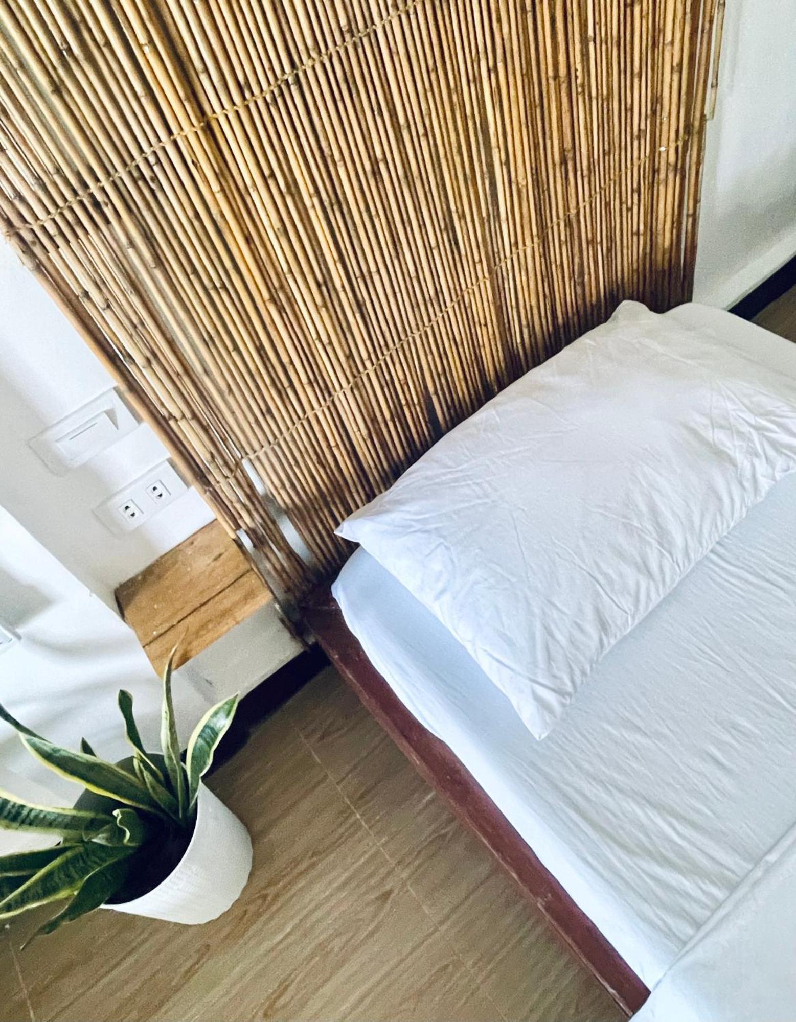 Siargao Sunflower Suites General Luna  Exteriör bild